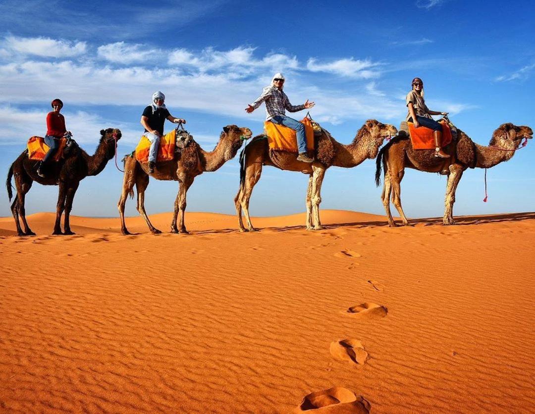 Les Pyramides Hotel Merzouga Exterior foto